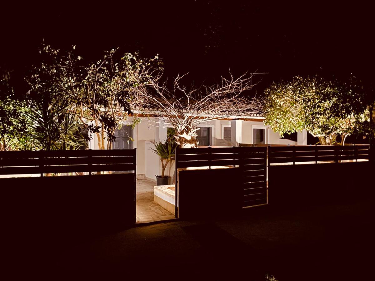 Louvros Luxury Suites Dassia  Dış mekan fotoğraf