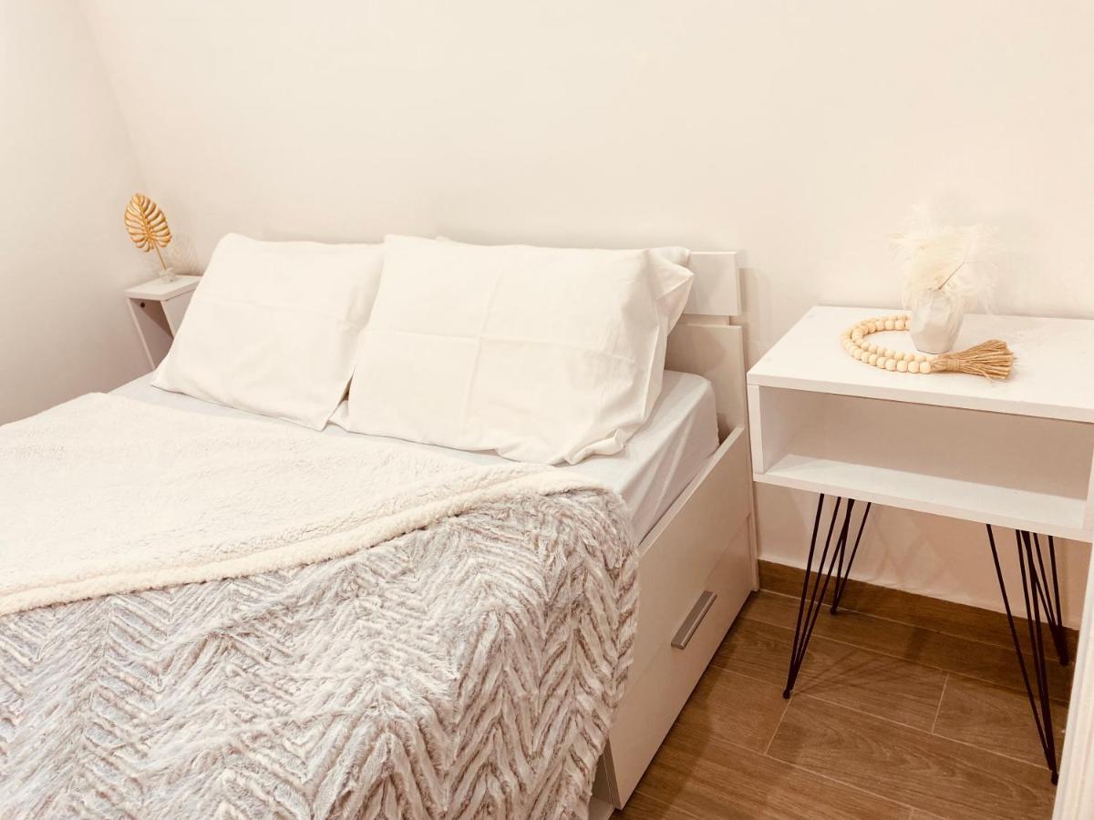 Louvros Luxury Suites Dassia  Dış mekan fotoğraf