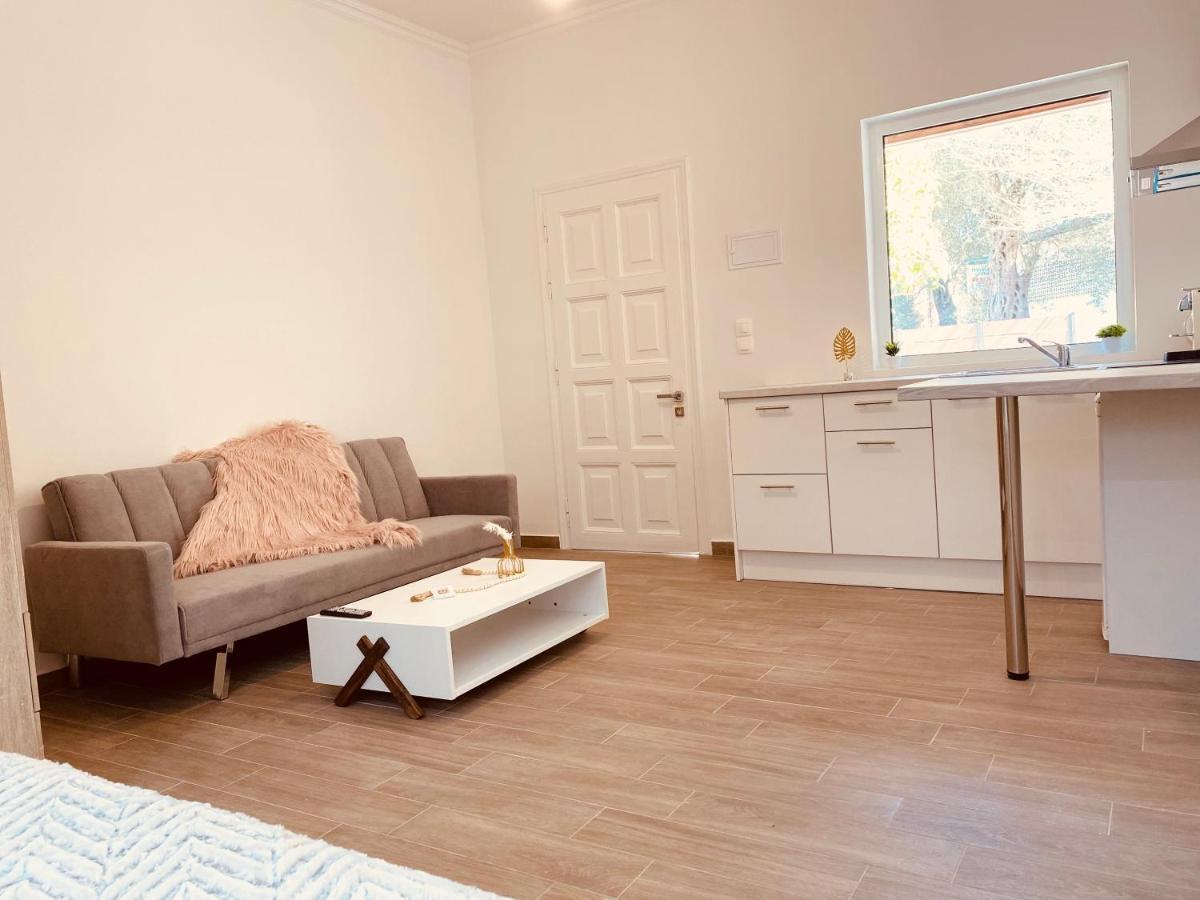 Louvros Luxury Suites Dassia  Dış mekan fotoğraf