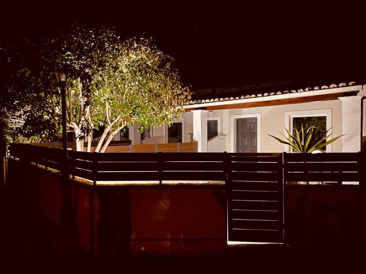 Louvros Luxury Suites Dassia  Dış mekan fotoğraf