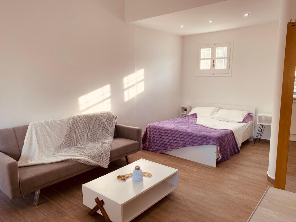 Louvros Luxury Suites Dassia  Dış mekan fotoğraf