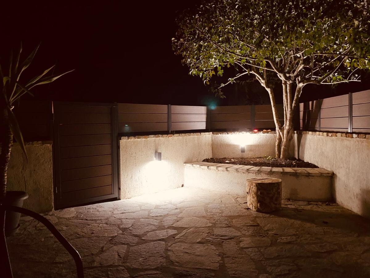 Louvros Luxury Suites Dassia  Dış mekan fotoğraf