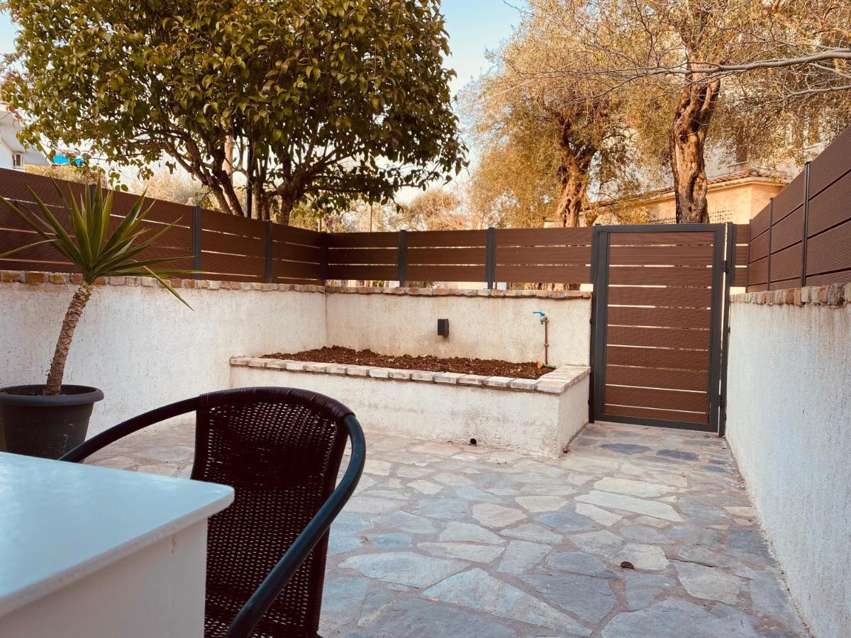 Louvros Luxury Suites Dassia  Dış mekan fotoğraf